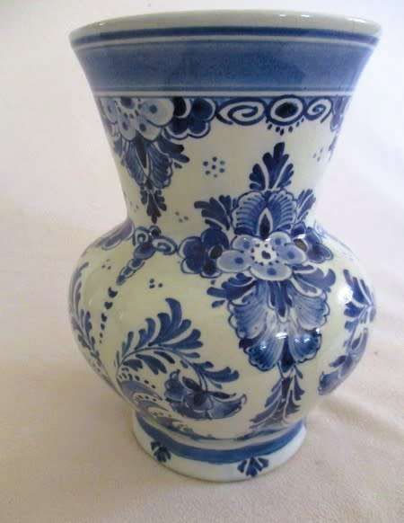 Ultra Rare!! Large vintage 1947 `De Koninklijke Porceleyne Fles` (Royal Delft) Liberation year vase