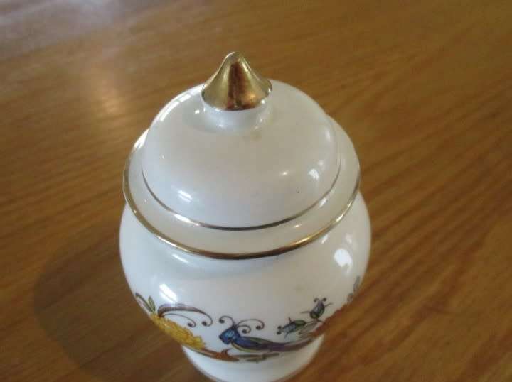 A small vintage 1950's/60's Sadler, England lidded jar with floral and bird design