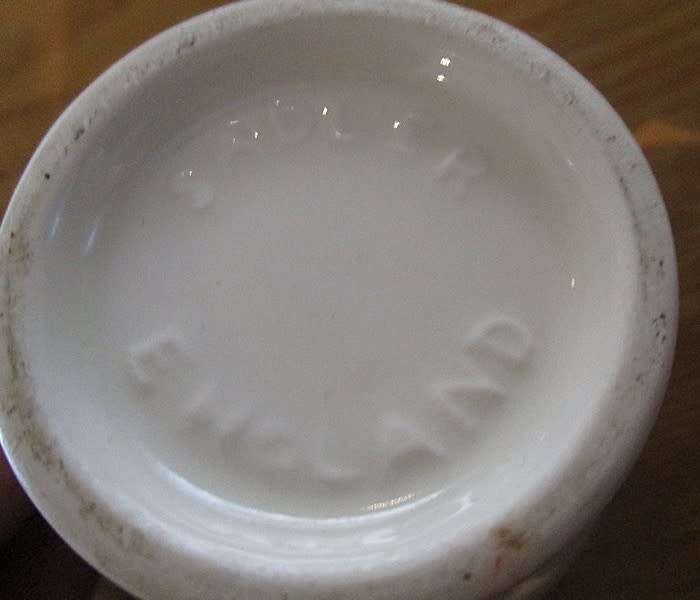 A small vintage 1950's/60's Sadler, England lidded jar with floral and bird design