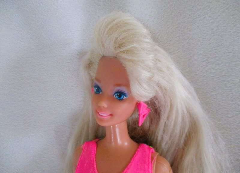 Longest hair ever - vintage 1992 Totally Hair Barbie with knees that bend & original earrings