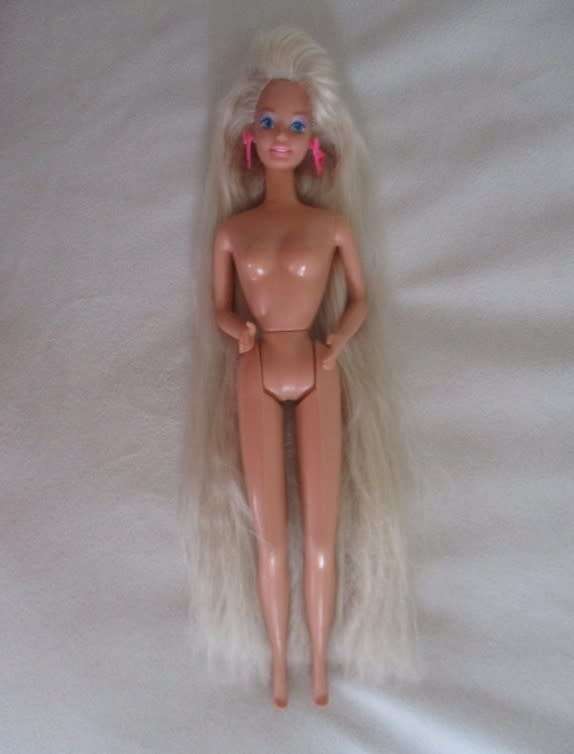 Longest hair ever - vintage 1992 Totally Hair Barbie with knees that bend & original earrings