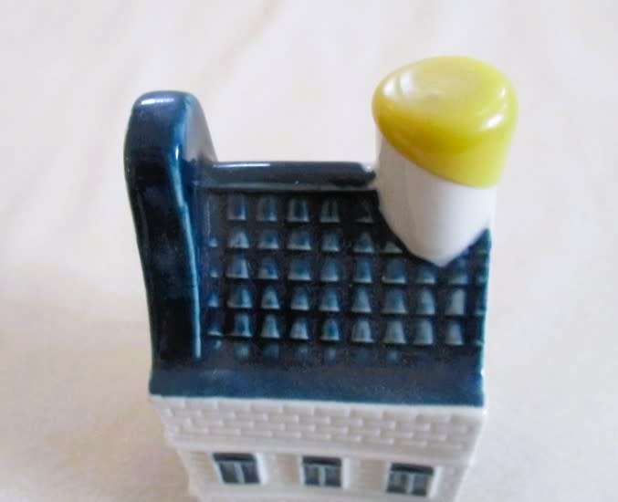 Blue Delfts KLM BOLS miniature house no 40 - "de Rode Hoed" - still sealed