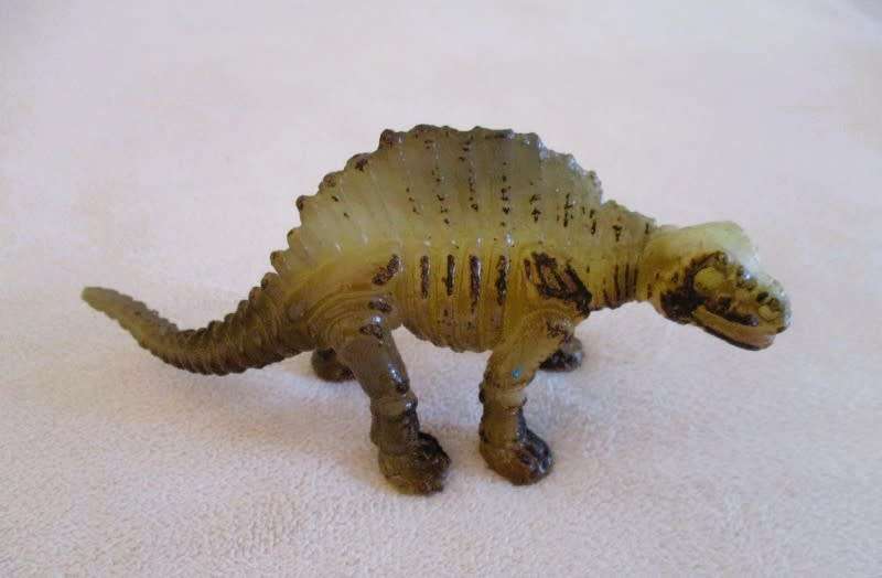 Batch of seven vintage Dinosaurs (five made in Hong Kong) for collector or to thrill a tiny tot