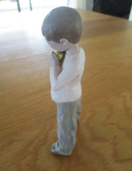 Genuine, collectable Susan Lordi Willow Tree boy - "Heart of gold" - 2004 -original packaging