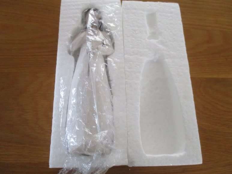 Genuine, collectable Susan Lordi Willow Tree  - "Love" - 2003 -original packaging