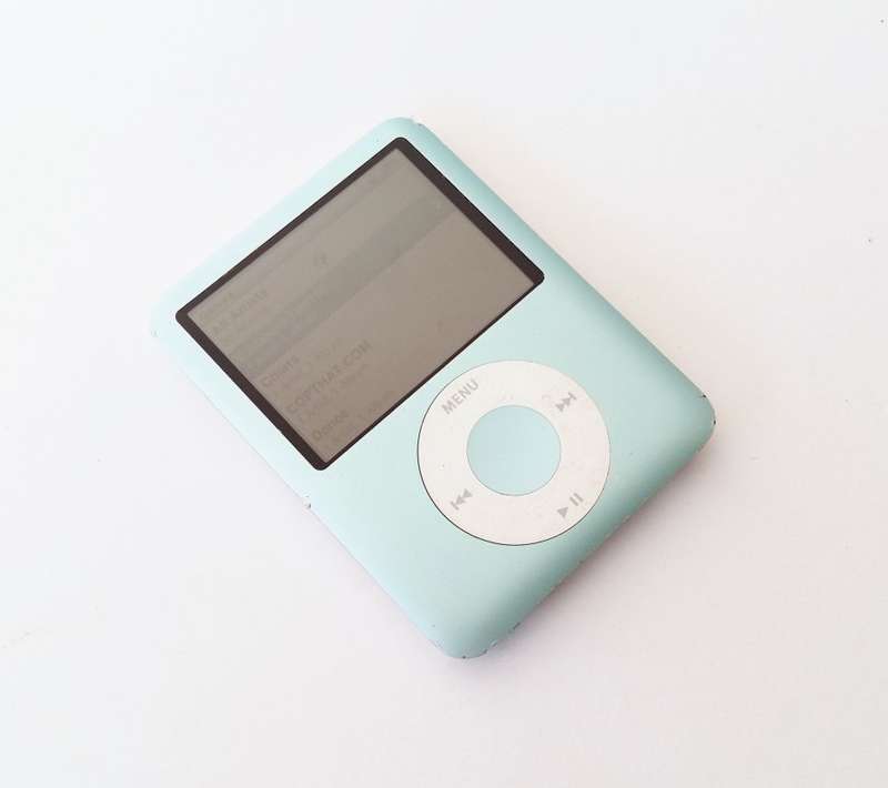 iPod Nano |  8GB | Make An Offer!