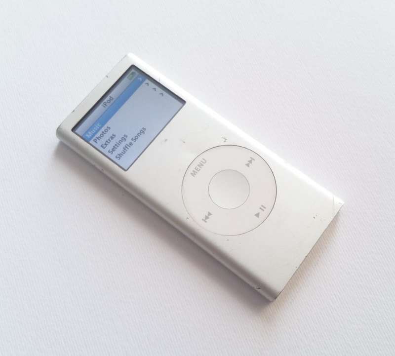 Apple | iPod Nano | 2GB Make an Offer!