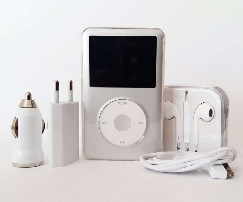 Apple | iPod Classic | 80GB Make an Offer!