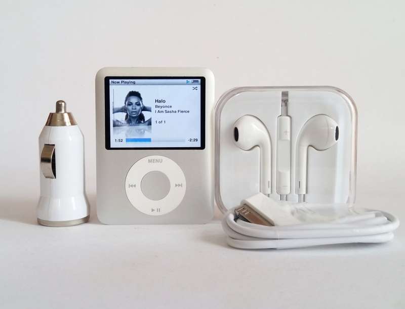 Apple iPod Nano |  8GB | Make An Offer!