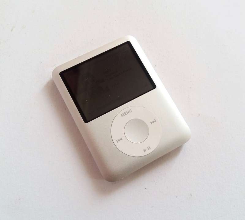 Apple iPod Nano |  8GB | Make An Offer!