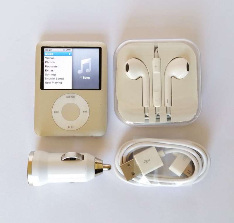 Apple iPod Nano | 8GB | Make An Offer!