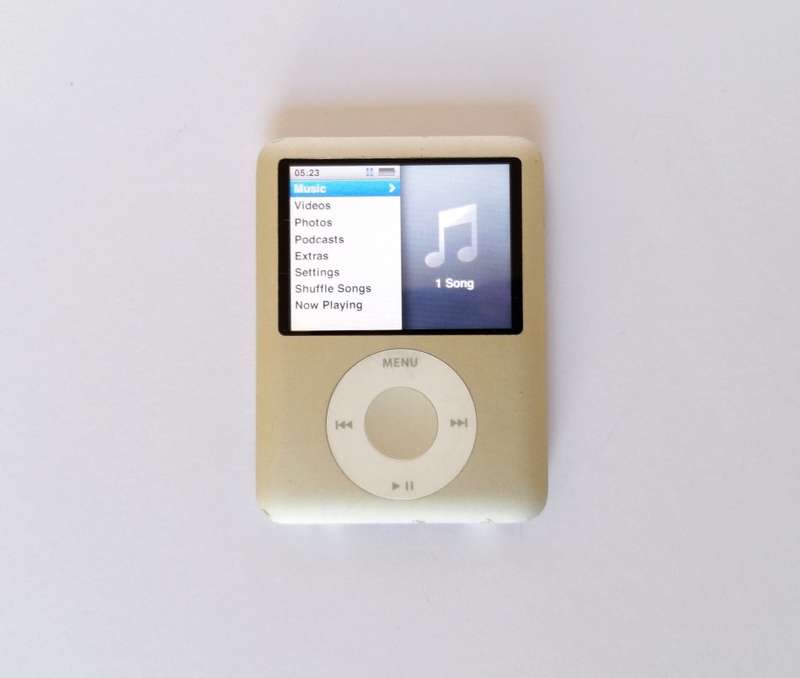 Apple iPod Nano | 8GB | Make An Offer!