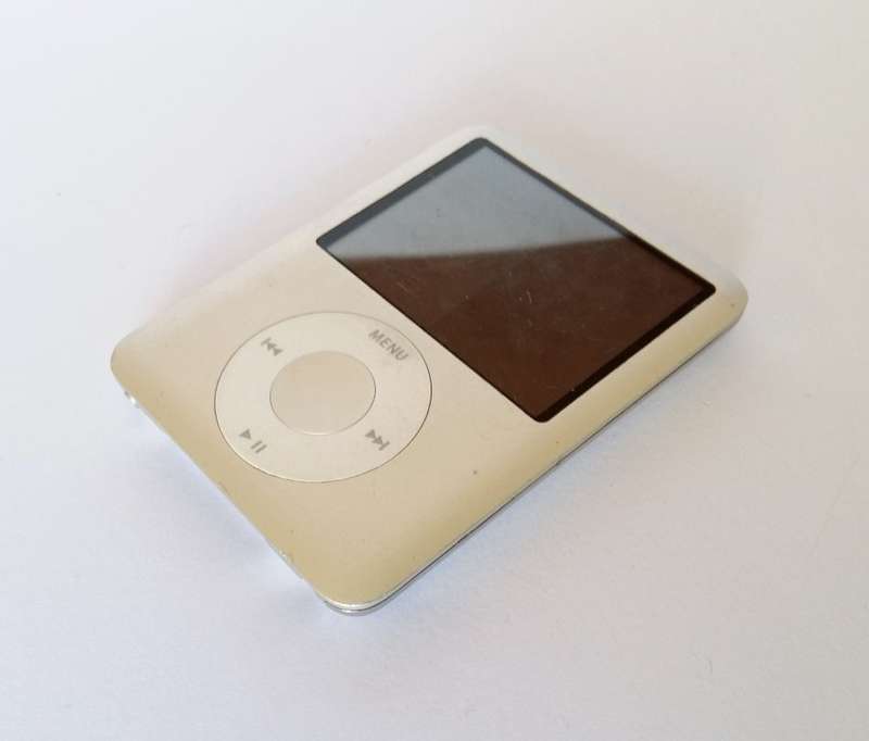 Apple iPod Nano | 8GB | Make An Offer!