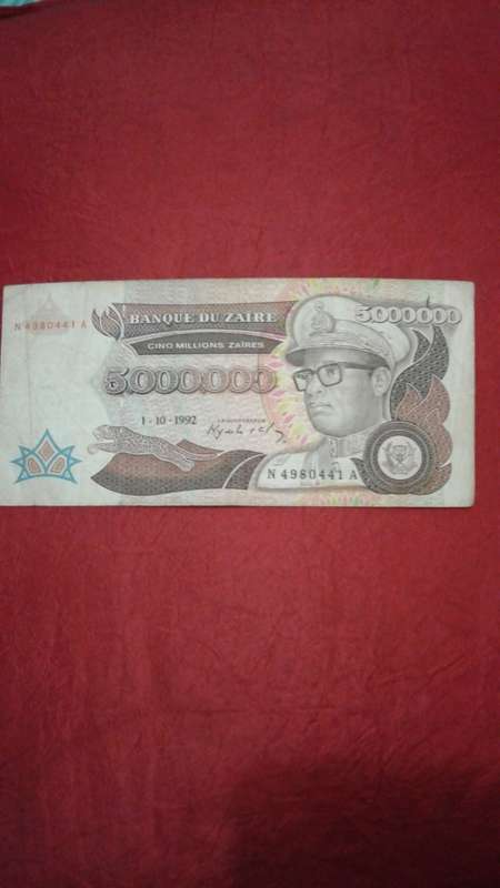 5 x Africa notes - 2 x Botswana 1 pula VF/EF/ -2 x Malawi 1 Kwacha F/VF/ -1 x Zaire 5 million zaires