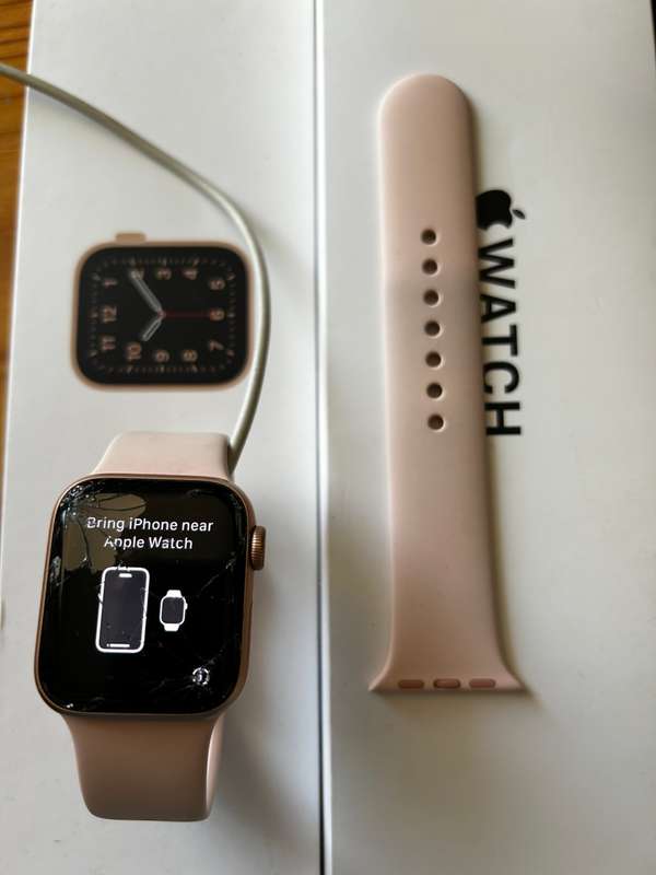 Apple watch SE 40mm Gold Pink band
