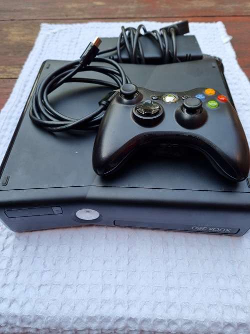 Xbox 360 console, HDMI included, 1 Remote included, OFFERS ACCEPTED