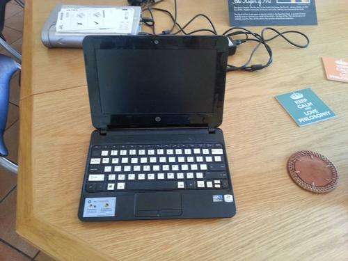 HP Mini 110-3030N Netbook