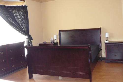 4-pce Sleighbed bedroom Suite