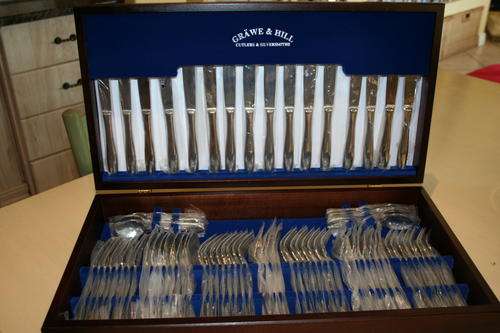 Grawe and Hill 76pc Stainless Steel Cutlery set in Wooden Canteen