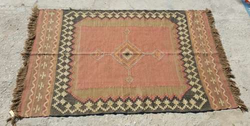 MAGNIFICENT HAND MADE KILIM 2.55 m x 1.57 m