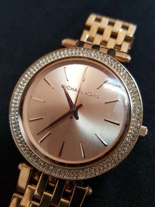 MICHAEL KORS WATCH STILL IN GOOD WORKING CONDITION WITH