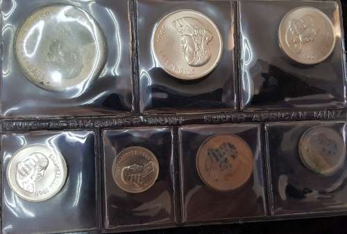SOUTH AFRICA  MINT PACK WITH SILVER 1 RAND  1969