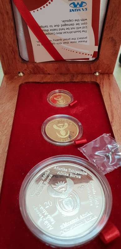 2009 S.AFRICA  FIFA WORLD CUP  COLLECTORS SET