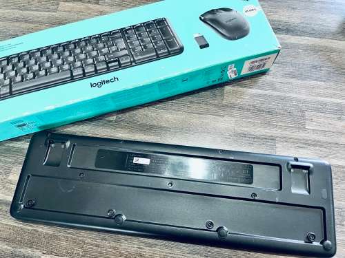 MK220 Wireless Keyboard and Mouse Combo
