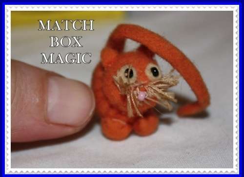 TINY FELT CAT PERFECT FOR A DOLLS HOUSE OR MINIATURE COLLECTOR