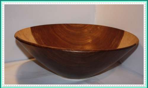 LOVELY LARGE WOODEN SALAD BOWL GREAT  FOR A SUMMER BRAAI AROUND THE POOL