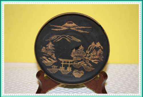 ORIENTMT FUJI PIN DISH MC FINE CHINA JAPAN 24K GOLD  ON BLACK BACKGROUND (D)