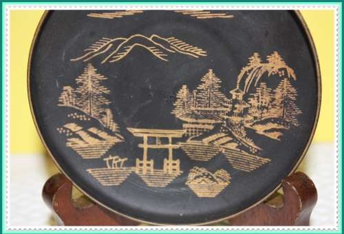 ORIENTMT FUJI PIN DISH MC FINE CHINA JAPAN 24K GOLD  ON BLACK BACKGROUND (D)