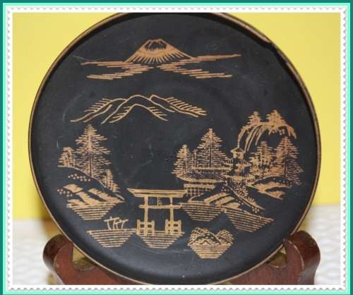 ORIENTMT FUJI PIN DISH MC FINE CHINA JAPAN 24K GOLD  ON BLACK BACKGROUND (D)