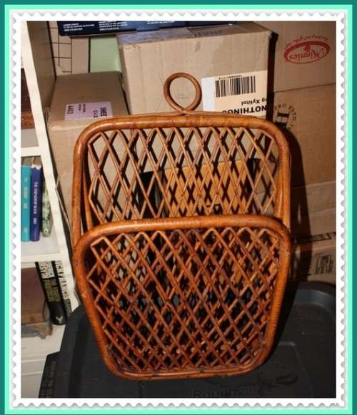 RATAN HANGING MAGAZINE RACK HEIGHT 47CM HOOK TO BASE