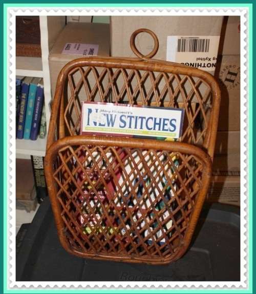 RATAN HANGING MAGAZINE RACK HEIGHT 47CM HOOK TO BASE