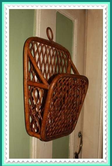 RATAN HANGING MAGAZINE RACK HEIGHT 47CM HOOK TO BASE
