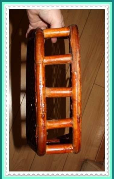 RATAN HANGING MAGAZINE RACK HEIGHT 47CM HOOK TO BASE