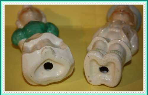 CUTE VINTAGE KISSING COUPLE SALT AND PEPPER SET