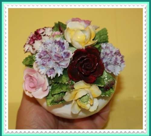 STUNNING ROYAL DOULTON FLORAL POSY VASE