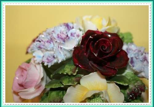 STUNNING ROYAL DOULTON FLORAL POSY VASE