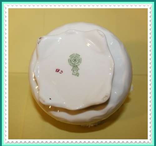 STUNNING ROYAL DOULTON FLORAL POSY VASE