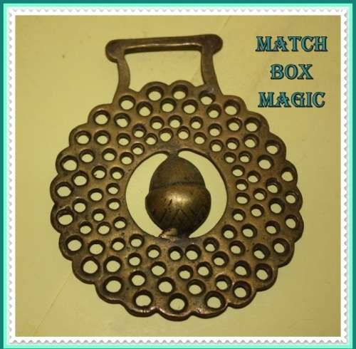 HORSE BRASS ACORN DESIGN