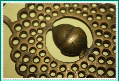 HORSE BRASS ACORN DESIGN