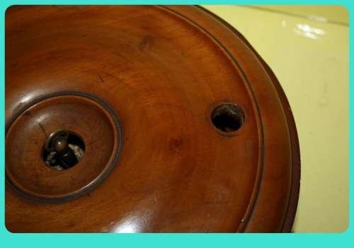 BEAUTIFUL 19TH CENTURY TREEN TRAVELING ROULETTE WHEEL WITH LID