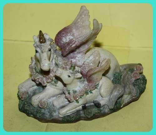 UNICORN MOTHER AND CHILD RESIN FIGURINE
