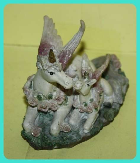 UNICORN MOTHER AND CHILD RESIN FIGURINE