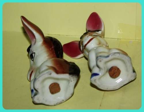 THE SWEETEST DONKEY SALT AND PEPPER POTS VINTAGE  (R)