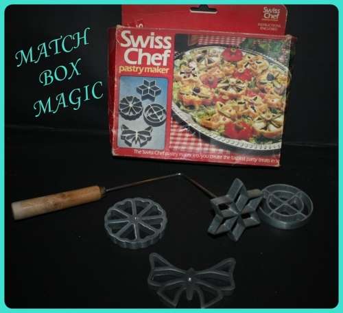 SWISS CHEF PASTRY MAKER (SNACKLE) WITH WOODEN HANDLE AND 4 PASTRY SHAPES IN BOX WITH RECIPE AND INS