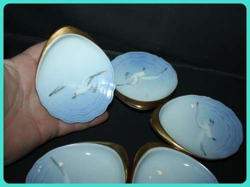 LOVELY SET OF FIVE OYSTER DISHES MADE IN DENMARK IN SHAPE OF SHELL DECORATED WITH A SEAGULL (D)