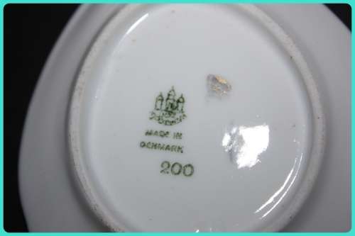 LOVELY SET OF FIVE OYSTER DISHES MADE IN DENMARK IN SHAPE OF SHELL DECORATED WITH A SEAGULL (D)